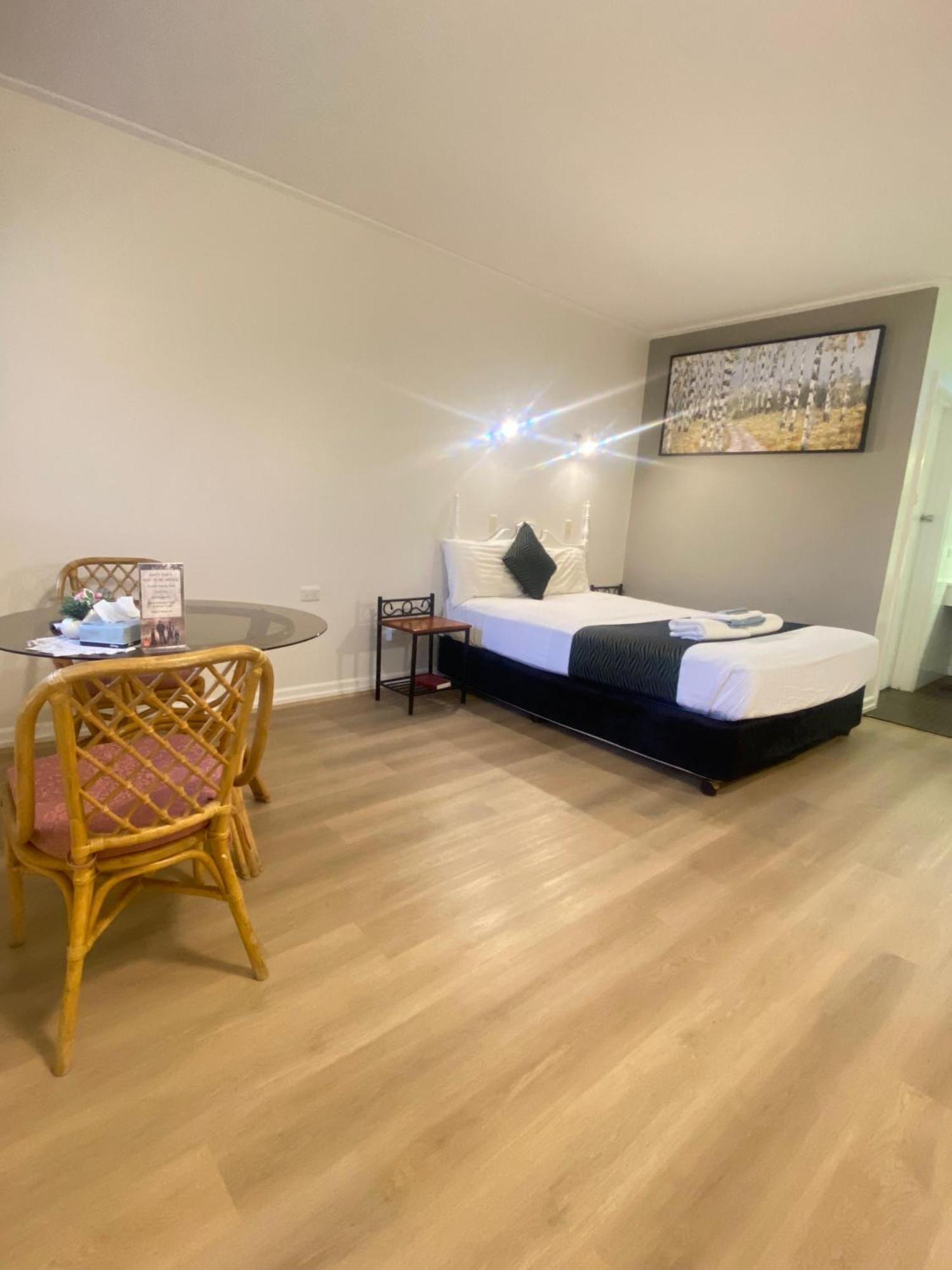 Cobb Inlander Motel Hay Zewnętrze zdjęcie